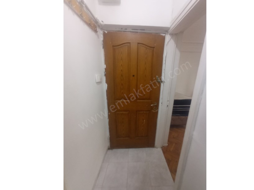Kocamustafapaşa Kiralık Daire Eşyalı 1+1 1.KAT Kombili