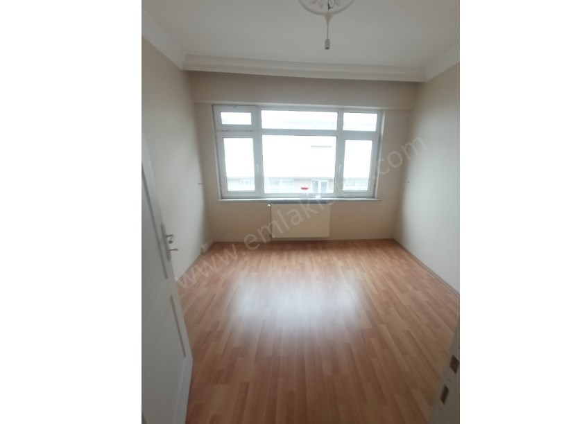 Kocamustafapaşa Kiralık Daire 2+1 Full Yapılı 3.KAT