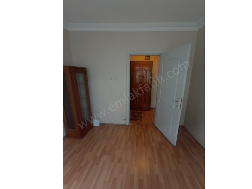 Kocamustafapaşa Kiralık Daire 2+1 Full Yapılı 3.KAT