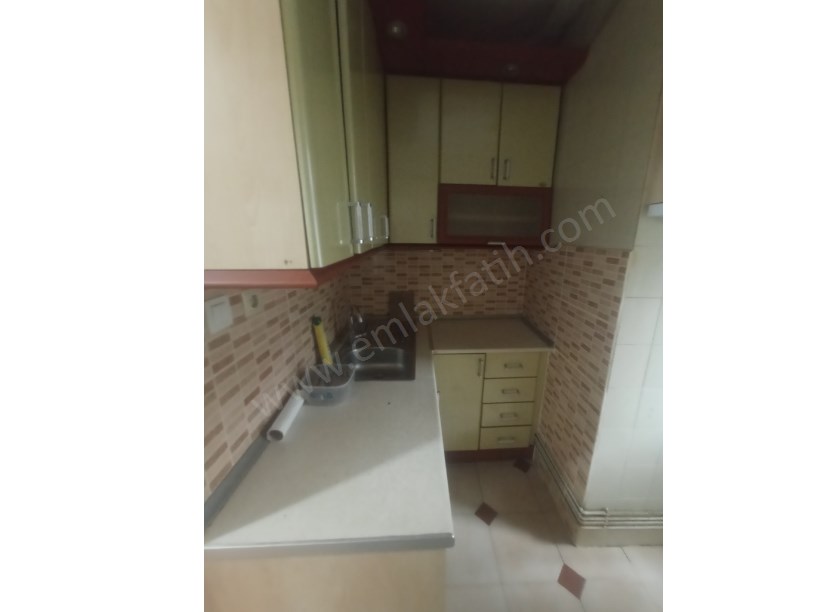 Kocamustafapaşa Kiralık Daire 2+1 Full Yapılı 3.KAT