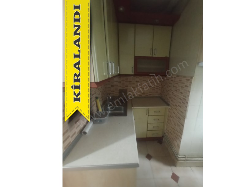 Kocamustafapaşa Kiralık Daire 2+1 Full Yapılı 3.KAT