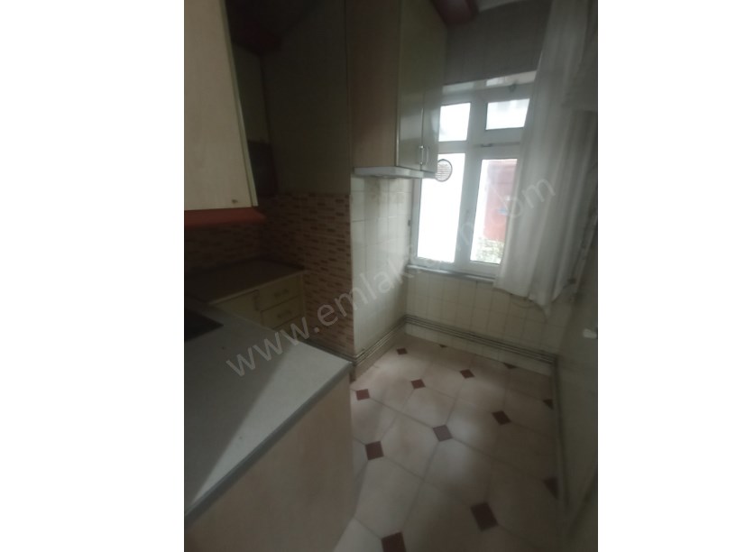 Kocamustafapaşa Kiralık Daire 2+1 Full Yapılı 3.KAT
