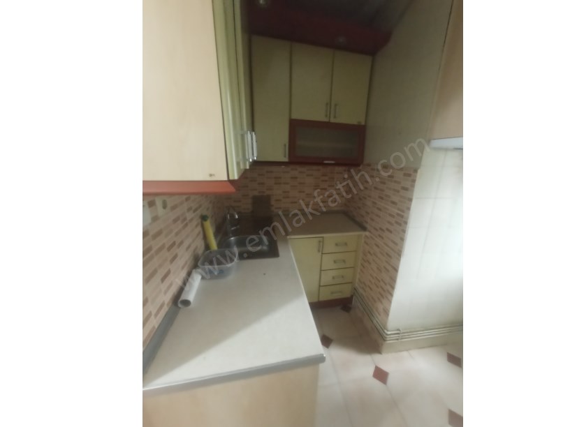 Kocamustafapaşa Kiralık Daire 2+1 Full Yapılı 3.KAT