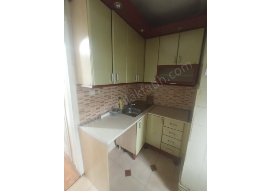 Kocamustafapaşa Kiralık Daire 2+1 Full Yapılı 3.KAT