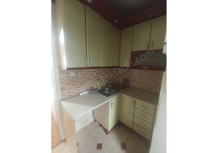 Kocamustafapaşa Kiralık Daire 2+1 Full Yapılı 3.KAT