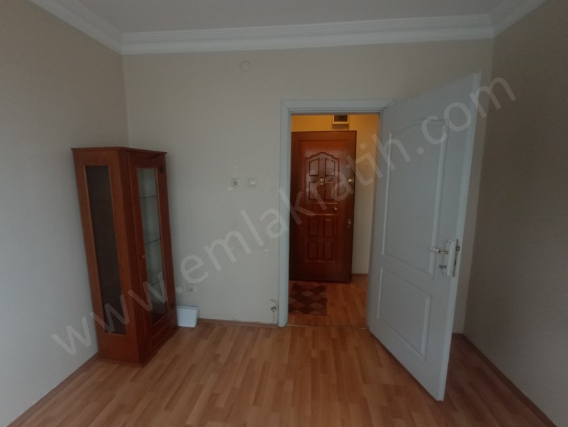 Kocamustafapaşa Kiralık Daire 2+1 Full Yapılı 3.KAT