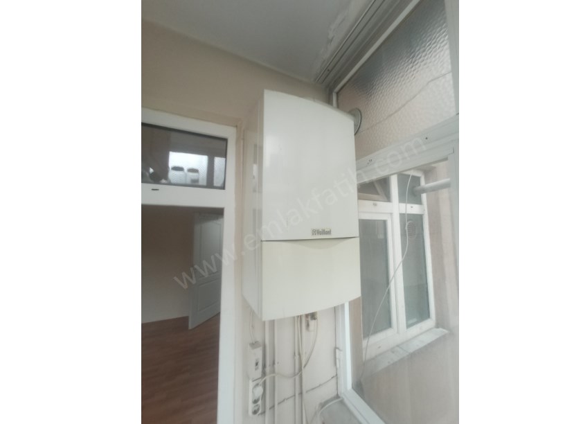 Kocamustafapaşa Kiralık Daire 2+1 Full Yapılı 3.KAT