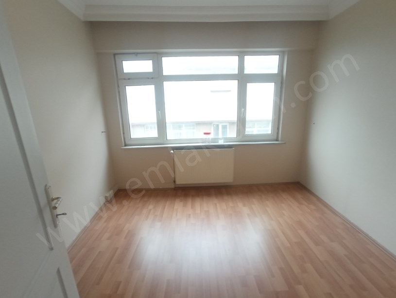 Kocamustafapaşa Kiralık Daire 2+1 Full Yapılı 3.KAT