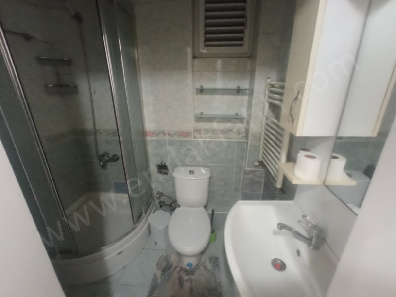 Kocamustafapaşa Kiralık Daire 2+1 Full Yapılı 3.KAT