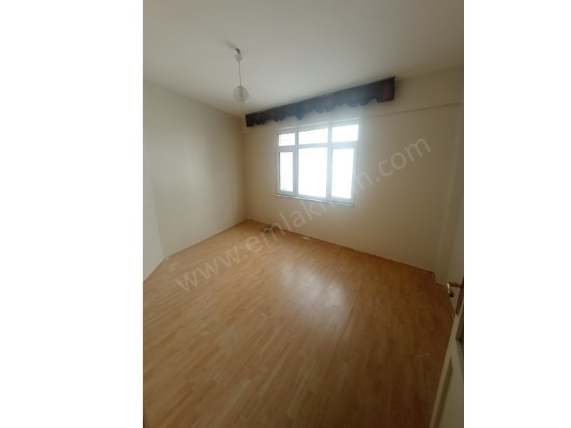 Kocamustafapaşa Kiralık Daire 1+1+HOL Yüksek Giriş