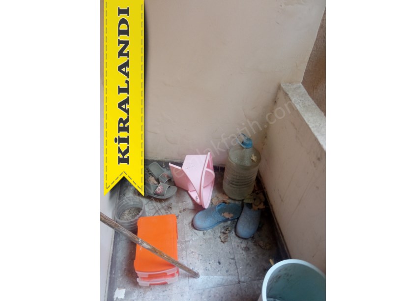 Kocamustafapaşa Kiralık Daire 1+1+HOL Yüksek Giriş