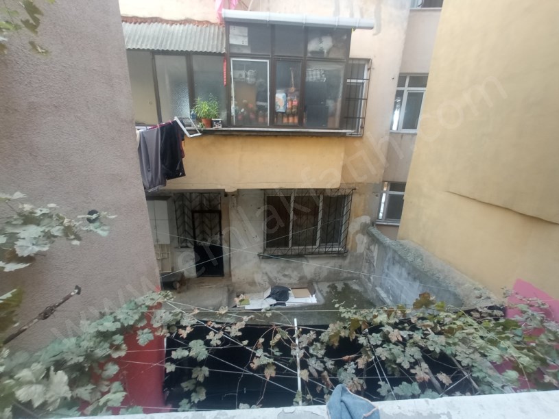 Kocamustafapaşa Kiralık Daire 1+1+HOL Yüksek Giriş ( ESKİ PORTFÖY )