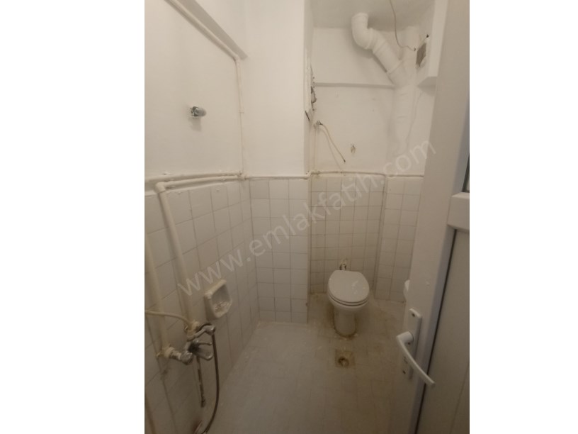Kocamustafapaşa Kiralık Daire 1+1+HOL Yüksek Giriş