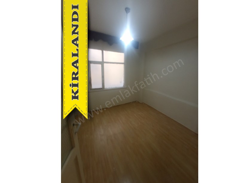 Kocamustafapaşa Kiralık Daire 1+1+HOL Yüksek Giriş