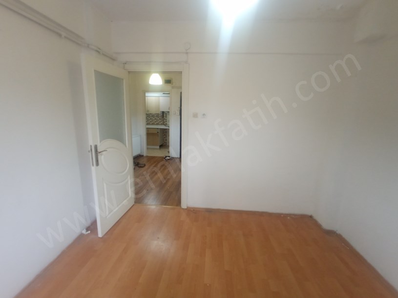Kocamustafapaşa Kiralık Daire Yapılı 2+1 1.kat ( ESKİ PORTFÖY )