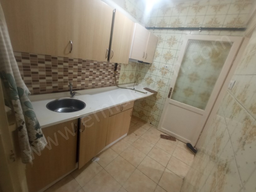 Kocamustafapaşa Kiralık Daire Yapılı 2+1 1.kat ( ESKİ PORTFÖY )