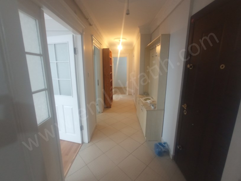 Kocamustafapaşa Kiralık Daire 15 Yıllık Genç 3+1 ( ESKİ PORTFÖY )