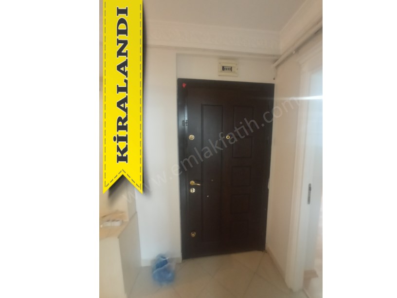 Kocamustafapaşa Kiralık Daire 15 Yıllık Genç 3+1 ( ESKİ PORTFÖY )