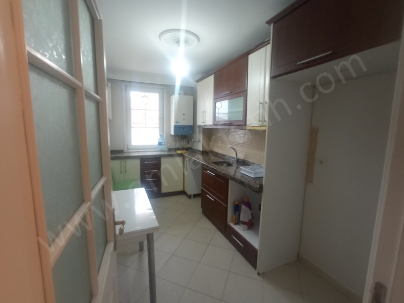 Kocamustafapaşa Kiralık Daire 15 Yıllık Genç 3+1 ( ESKİ PORTFÖY )