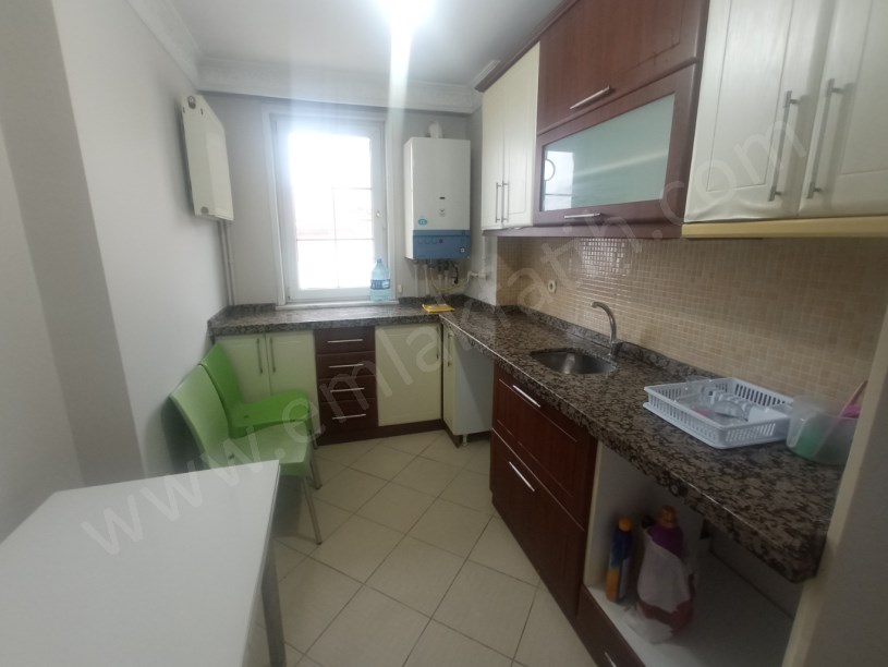 Kocamustafapaşa Kiralık Daire 15 Yıllık Genç 3+1 ( ESKİ PORTFÖY )
