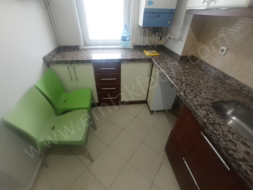 Kocamustafapaşa Kiralık Daire 15 Yıllık Genç 3+1 ( ESKİ PORTFÖY )