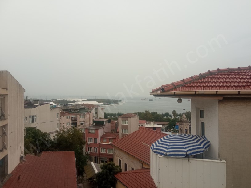 Kocamustafapaşa Kiralık Daire 15 Yıllık Genç 3+1 ( ESKİ PORTFÖY )