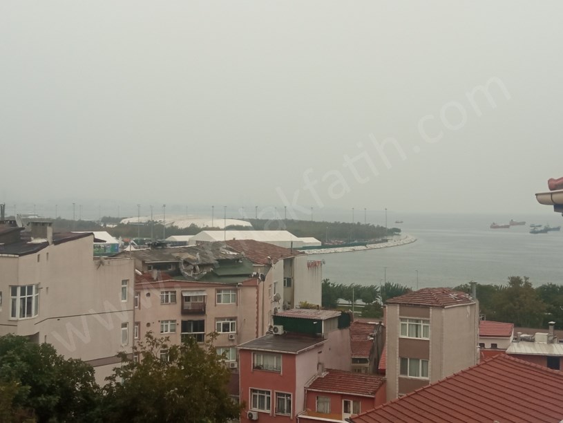 Kocamustafapaşa Kiralık Daire 15 Yıllık Genç 3+1 ( ESKİ PORTFÖY )