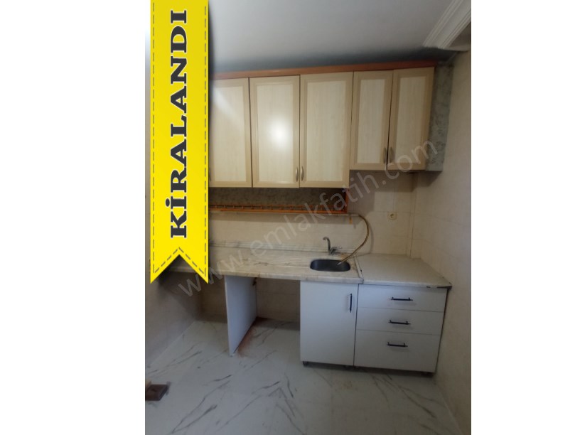 Kocamustafapaşa Kiralık Daire 25 Yıllık Genç 2+1 ( ESKİ PORTFÖY )