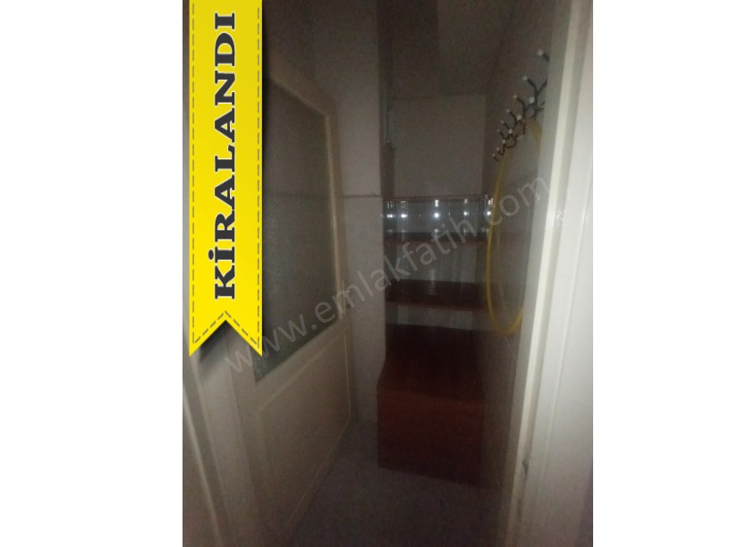 Kocamustafapaşa Kiralık Daire 25 Yıllık Genç 2+1 ( ESKİ PORTFÖY )