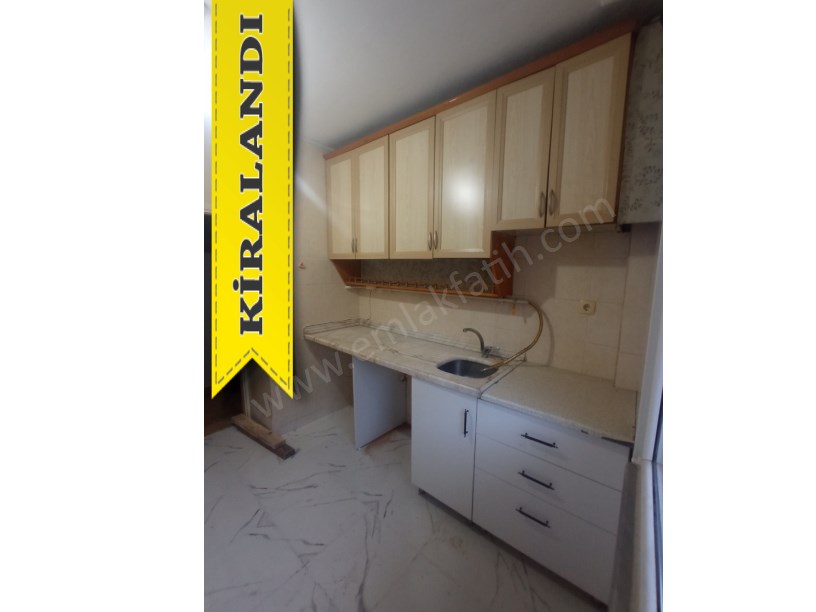 Kocamustafapaşa Kiralık Daire 25 Yıllık Genç 2+1 ( ESKİ PORTFÖY )