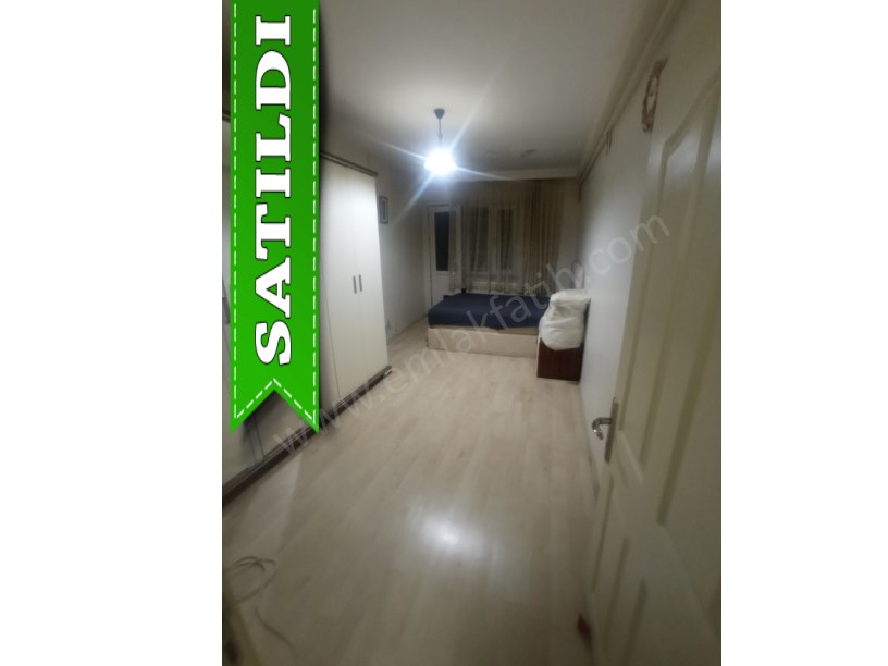 Kocamustafapaşa Meydan Yanı Genç Binada 2+1 ( ESKİ PORTFÖY )