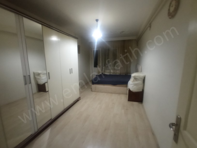 Kocamustafapaşa Meydan Yanı Genç Binada 2+1 ( ESKİ PORTFÖY )