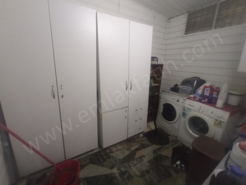 Kocamustafapaşa Meydan Yanı Genç Binada 2+1 ( ESKİ PORTFÖY )