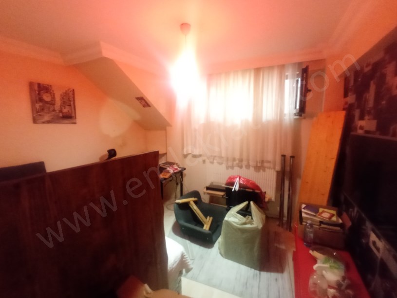 Kocamustafapaşa Meydan Yanı Genç Binada 2+1 ( ESKİ PORTFÖY )