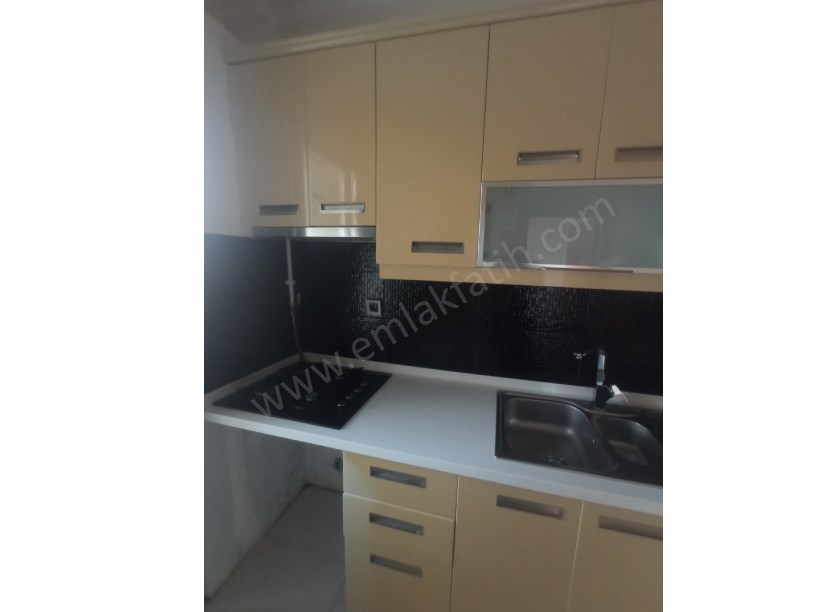 Kocamustafapaşa Kiralık 3+1 Daire Full Yapılı Temiz 4.kat