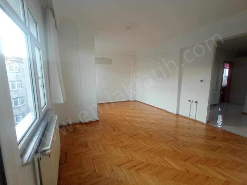 Kocamustafapaşa Kiralık 3+1 Daire Full Yapılı Temiz 4.kat
