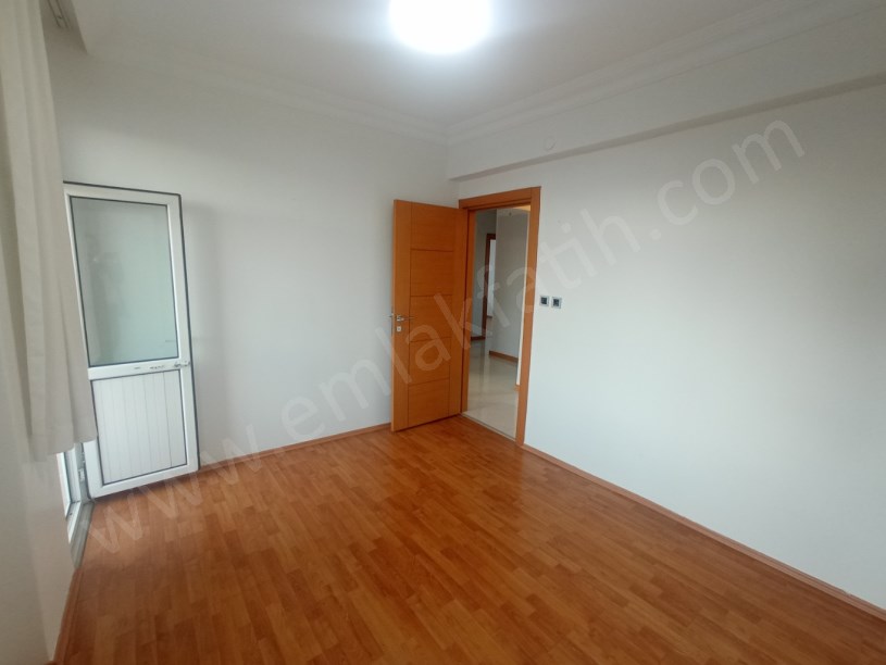 Kocamustafapaşa Kiralık 3+1 Daire Full Yapılı ( ESKİ PORTFÖY )