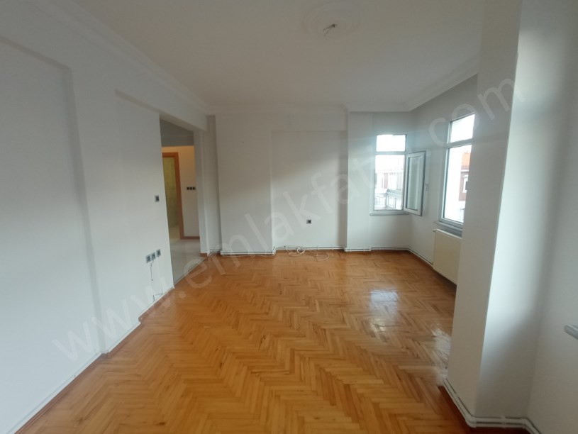 Kocamustafapaşa Kiralık 3+1 Daire Full Yapılı ( ESKİ PORTFÖY )