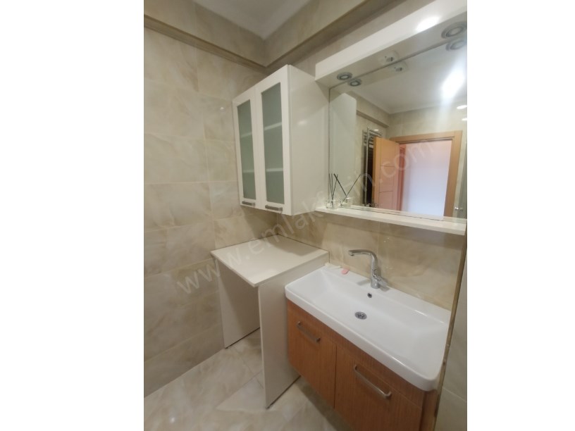 Kocamustafapaşa Kiralık 3+1 Daire Full Yapılı Temiz 4.kat