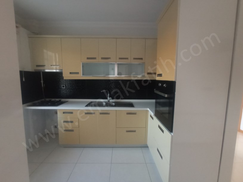 Kocamustafapaşa Kiralık 3+1 Daire Full Yapılı Temiz 4.kat
