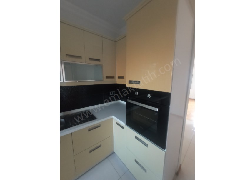 Kocamustafapaşa Kiralık 3+1 Daire Full Yapılı Temiz 4.kat