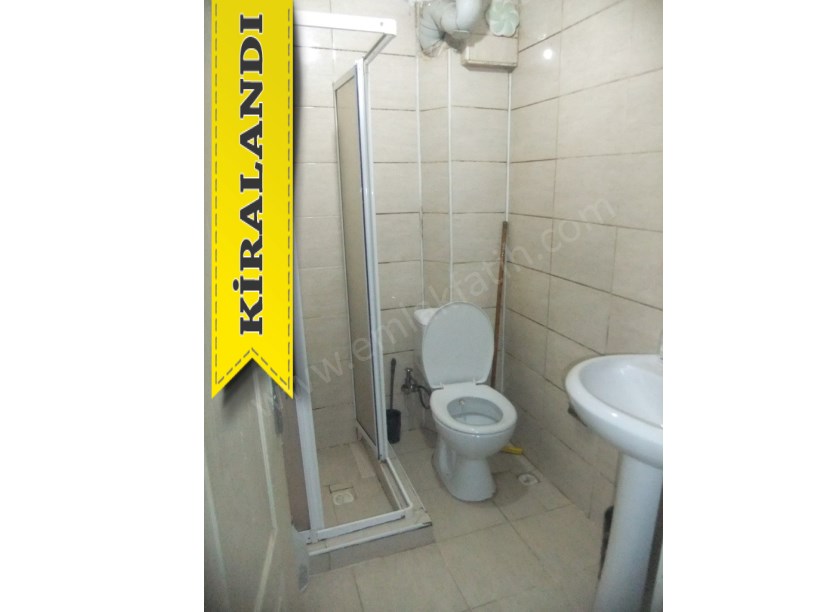 Kocamustafapaşa Meydan Yanı Kombili Eşyalı 1+1 Yarı Bodrum