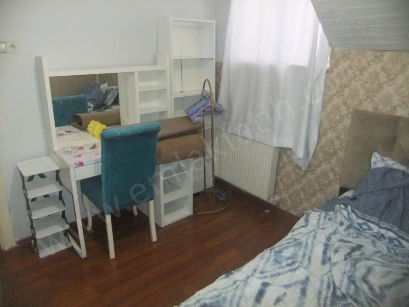 Kocamustafapaşa Meydan Yanı Kombili Eşyalı 1+1 Yarı Bodrum