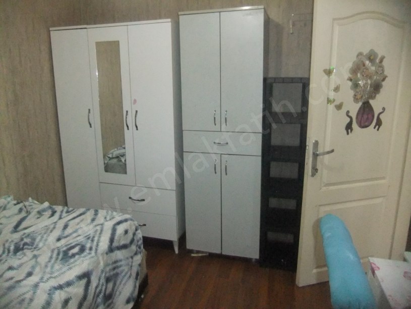 Kocamustafapaşa Meydan Yanı Kombili Eşyalı 1+1 Yarı Bodrum