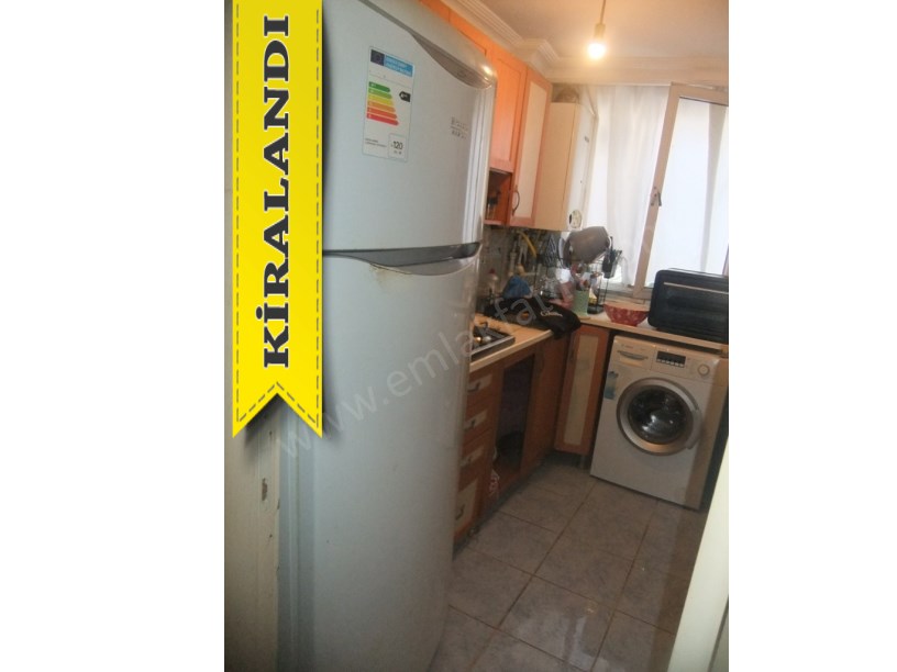 Kocamustafapaşa Meydan Yanı Kombili Eşyalı 1+1 Yarı Bodrum