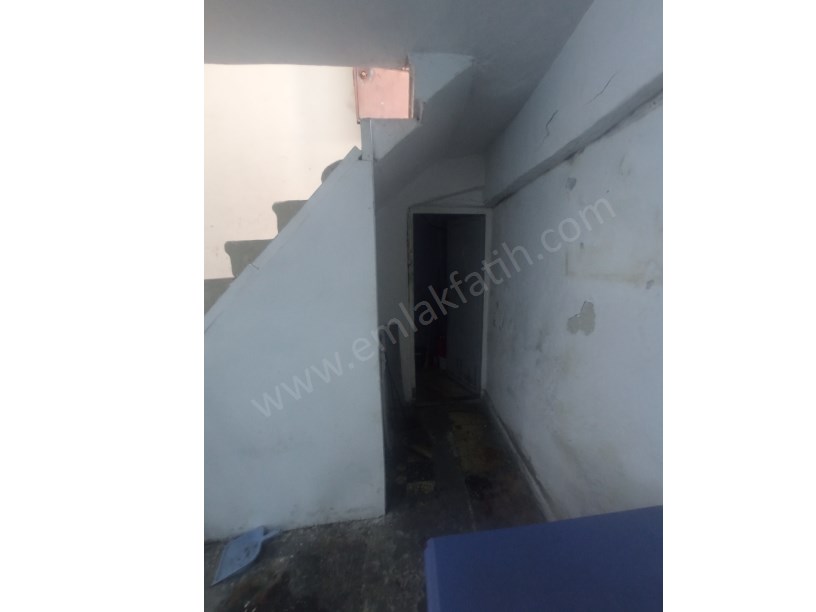 Kocamustafapaşa Kiralık Atölye Dükkan  Depo 80 m2   Yarı Bodrum