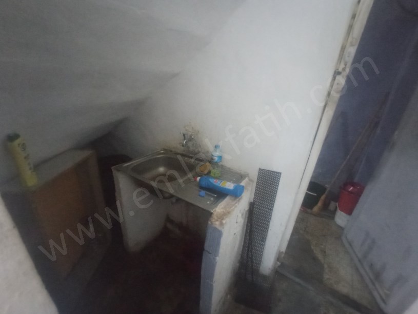 Kocamustafapaşa Kiralık Atölye Dükkan  Depo 80 m2   Yarı Bodrum