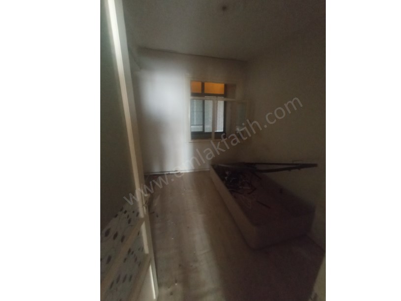 Kocamustafapaşa İzci Türk Sokak Kiralık 2+1 Daire 3.kat