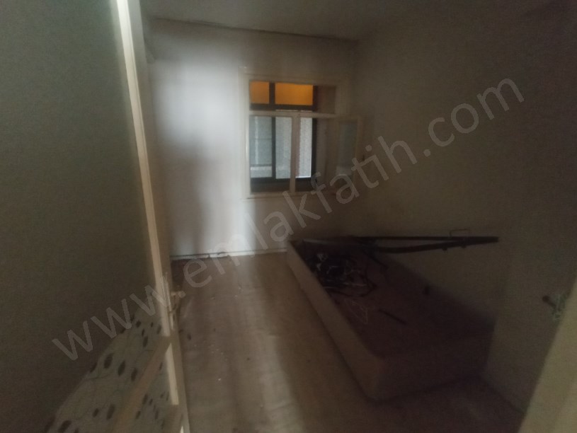 Kocamustafapaşa İzci Türk Sokak Kiralık 2+1 Daire 3.kat