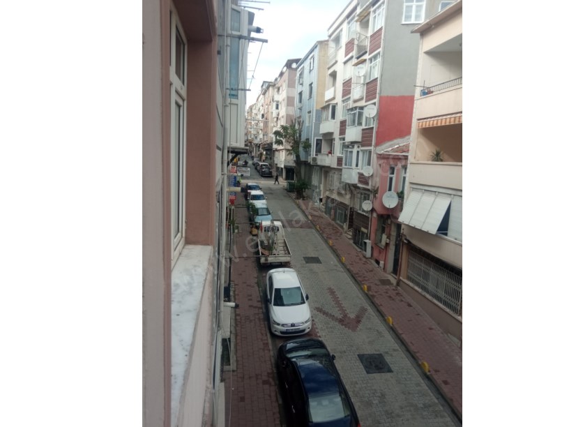 Kocamustafapaşa İzci Türk Sokak Kiralık 2+1 Daire 3.kat